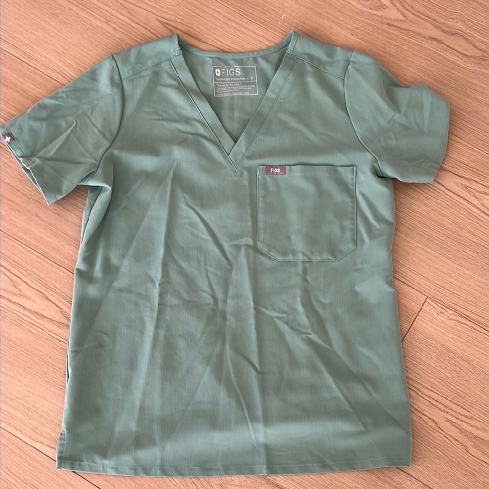 Catarina One-Pocket Scrub Top